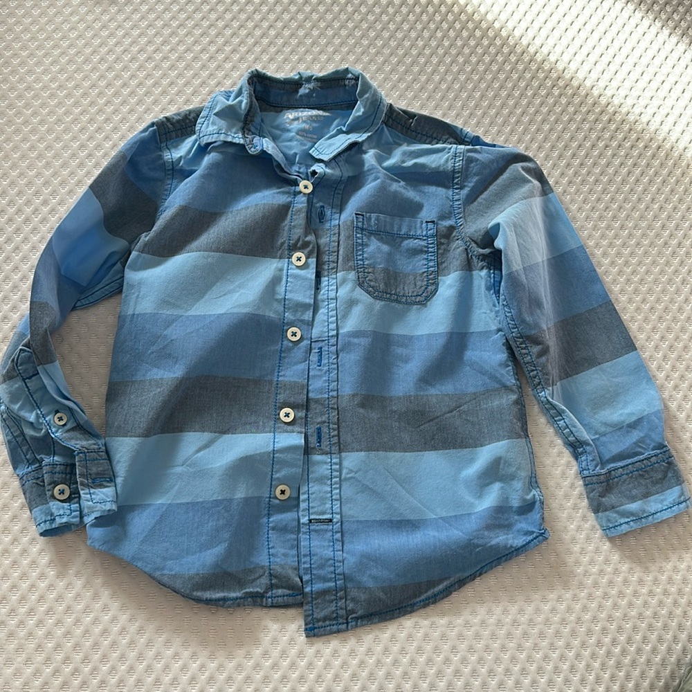 Arizona button down size 5